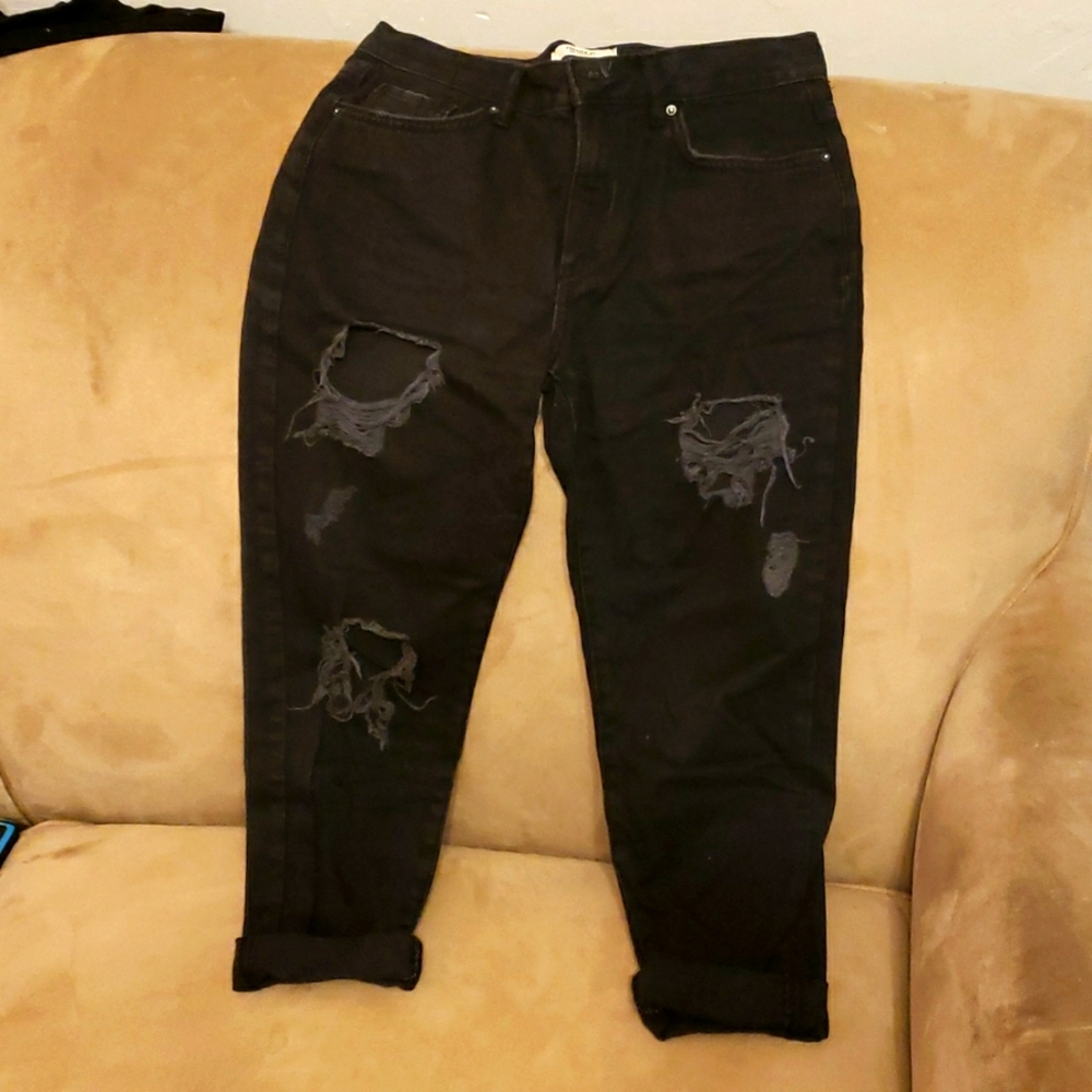 Forever 21 black ripped jeans